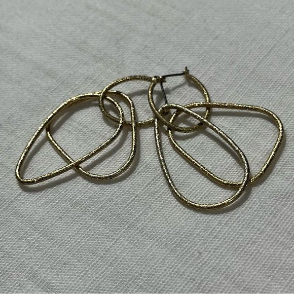 Long Goldtone Link Necklace w/ Earrings - Picture 6 of 13